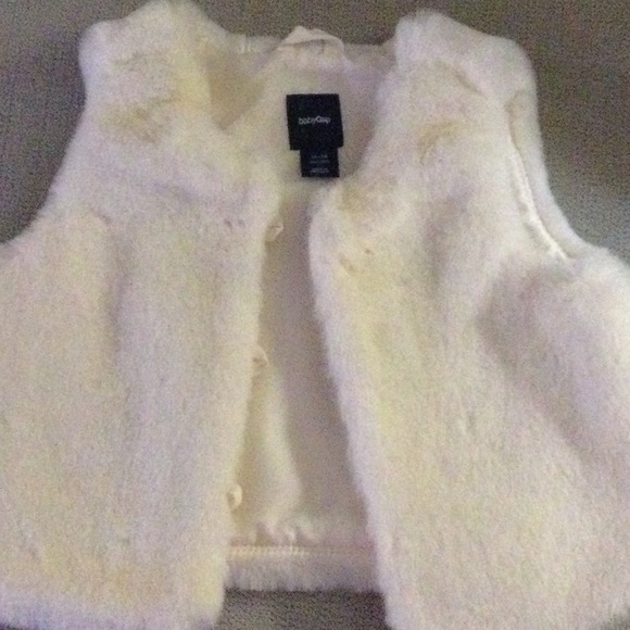 Baby GAP  Faux Fur Vest 18-24 months Like New - Picture 1 of 6